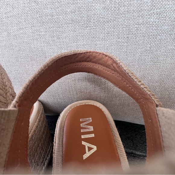 SZ7.5 Mia Cream Brittni Espadrille Wedge Sandals with Wide Straps with elastic. - Picture 6 of 16